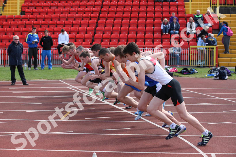 The stat of the 1500 metres, 2011 North East Champs, Gateshead